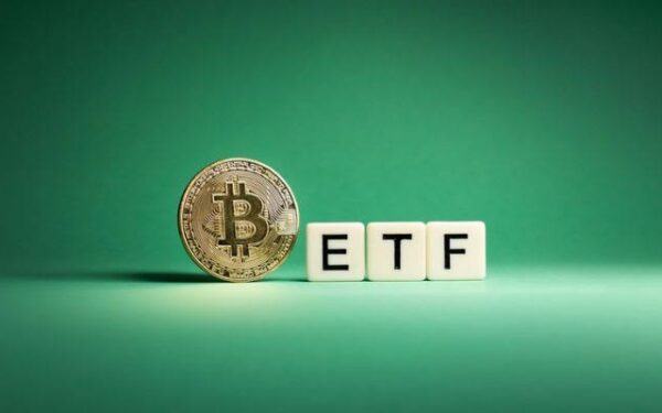 ETFs de Bitcoin perdem US$ 4 bilhões e caminham para o pior mês da história