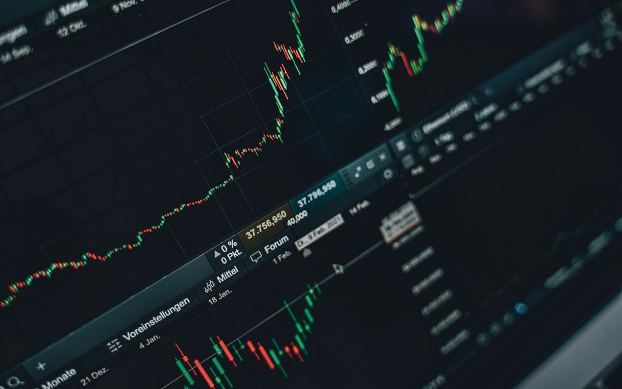 Trump Divulga Compras Milionárias em Coinbase, Robinhood e Mineradoras de Bitcoin