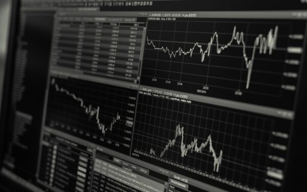 ETFs de Bitcoin têm 6 semanas de saídas e preocupam analistas: o que está acontecendo?