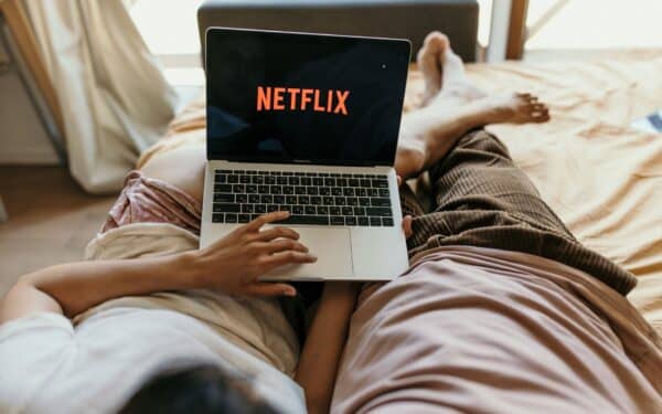 Diretor de “47 Ronin” é condenado a 30 meses de prisão por usar US$ 11 mi da Netflix em Dogecoin