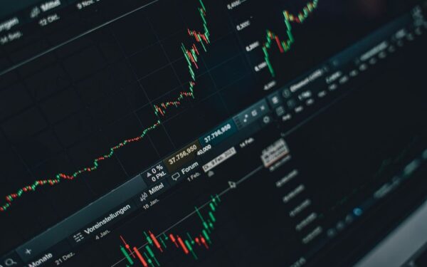 Hyperliquid inaugura nova era no mercado cripto com trading descentralizado de alta performance