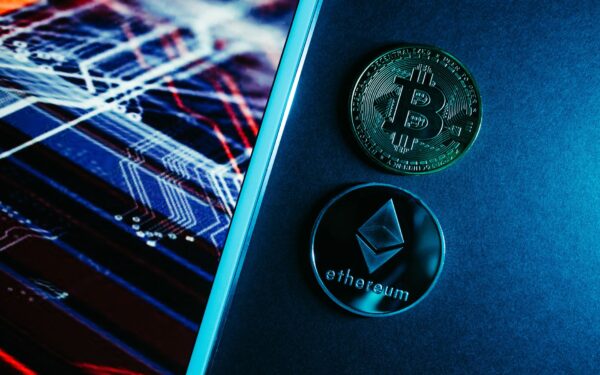 Binance indica possível retirada de 4 altcoins, causando forte queda nos preços