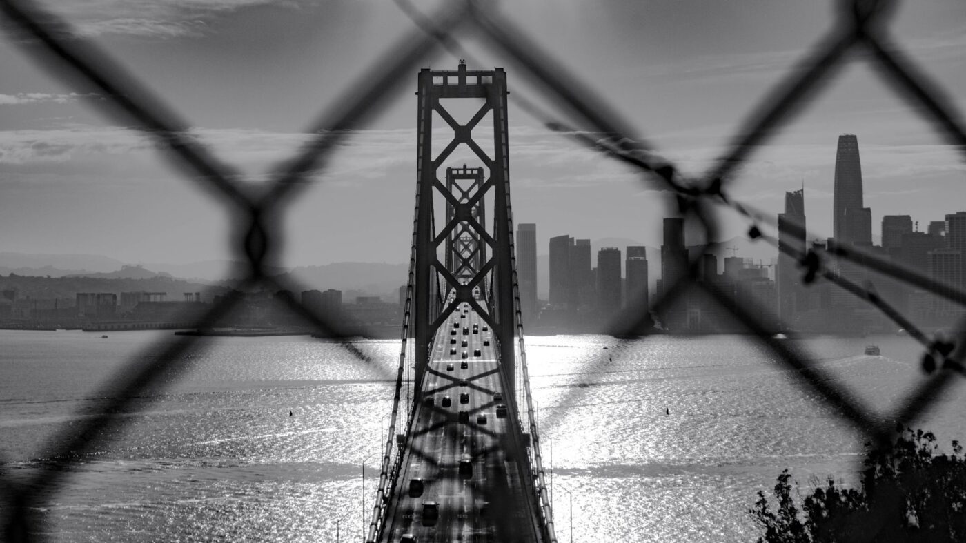 Onda de US$ 650 milhões em hacks de bridges provoca migração bilionária para a Chainlink