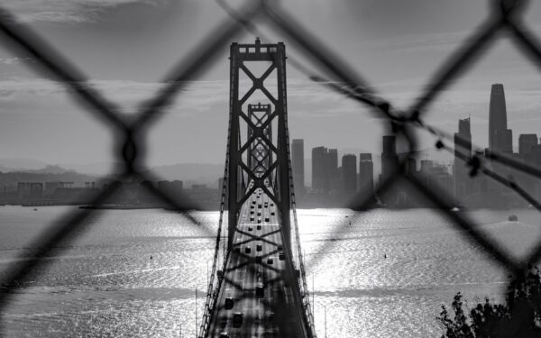 Onda de US$ 650 milhões em hacks de bridges provoca migração bilionária para a Chainlink