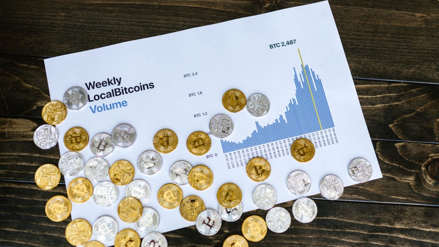 ETFs de Bitcoin registram terceira semana seguida de entradas apesar de perdas de US$ 465 milhões