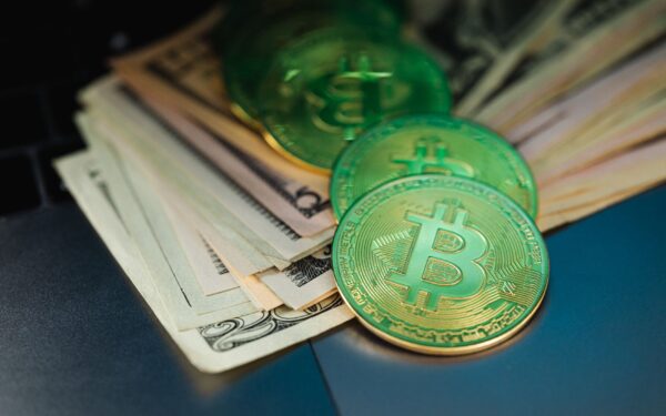 Bitcoin ETFs perderam bilhões após sequência positiva de captação
