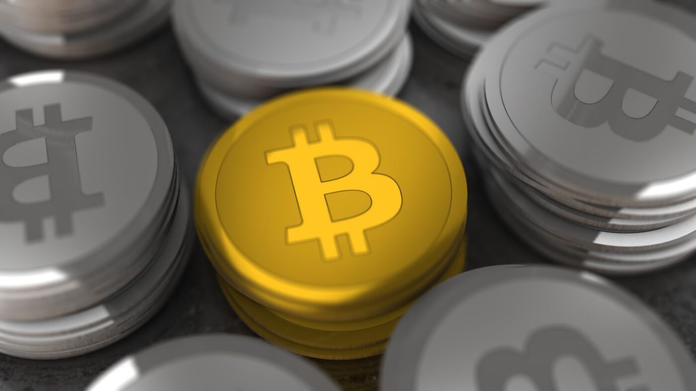 Bitcoin ETFs estendem série de saídas enquanto BTC não segura os US$ 65 mil