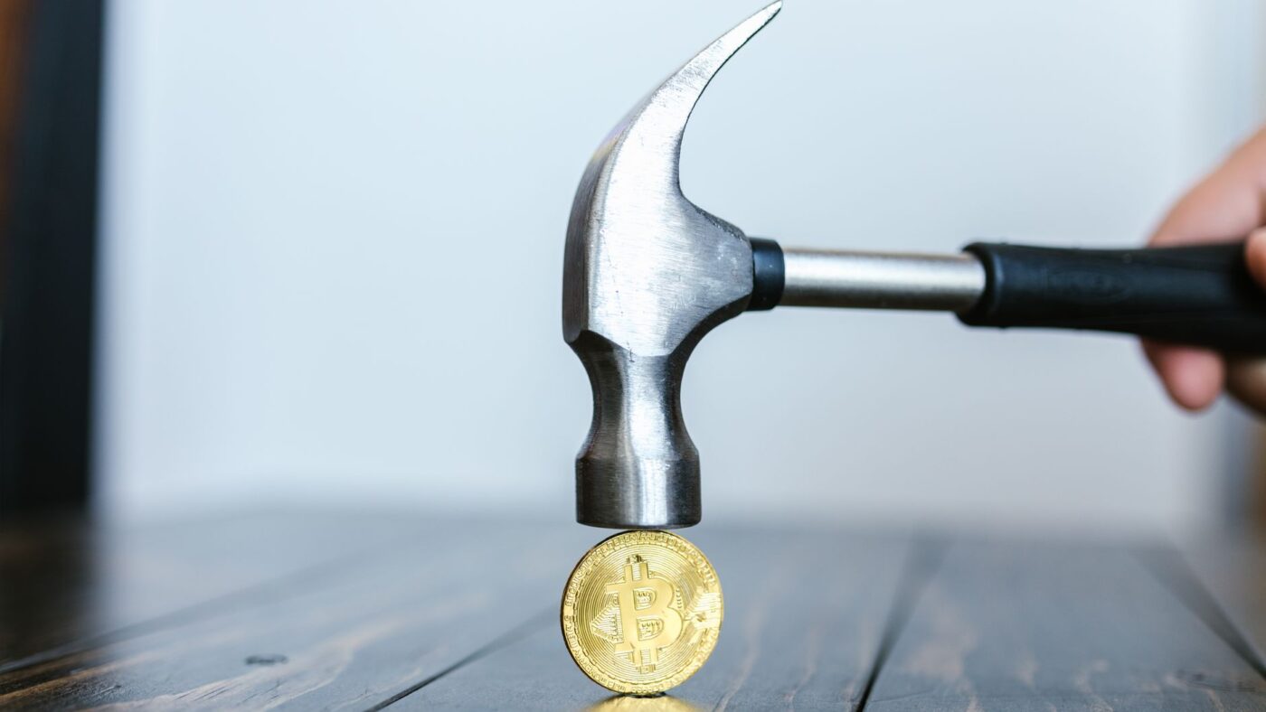 Esqueça os fluxos de ETF: a verdadeira ameaça ao Bitcoin é um muro oculto de liquidação em US$ 39.900