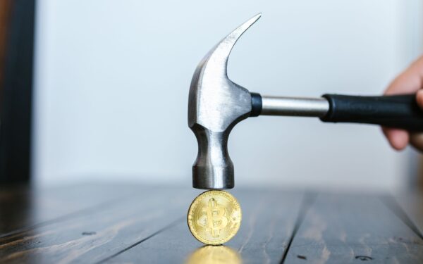 Esqueça os fluxos de ETF: a verdadeira ameaça ao Bitcoin é um muro oculto de liquidação em US$ 39.900