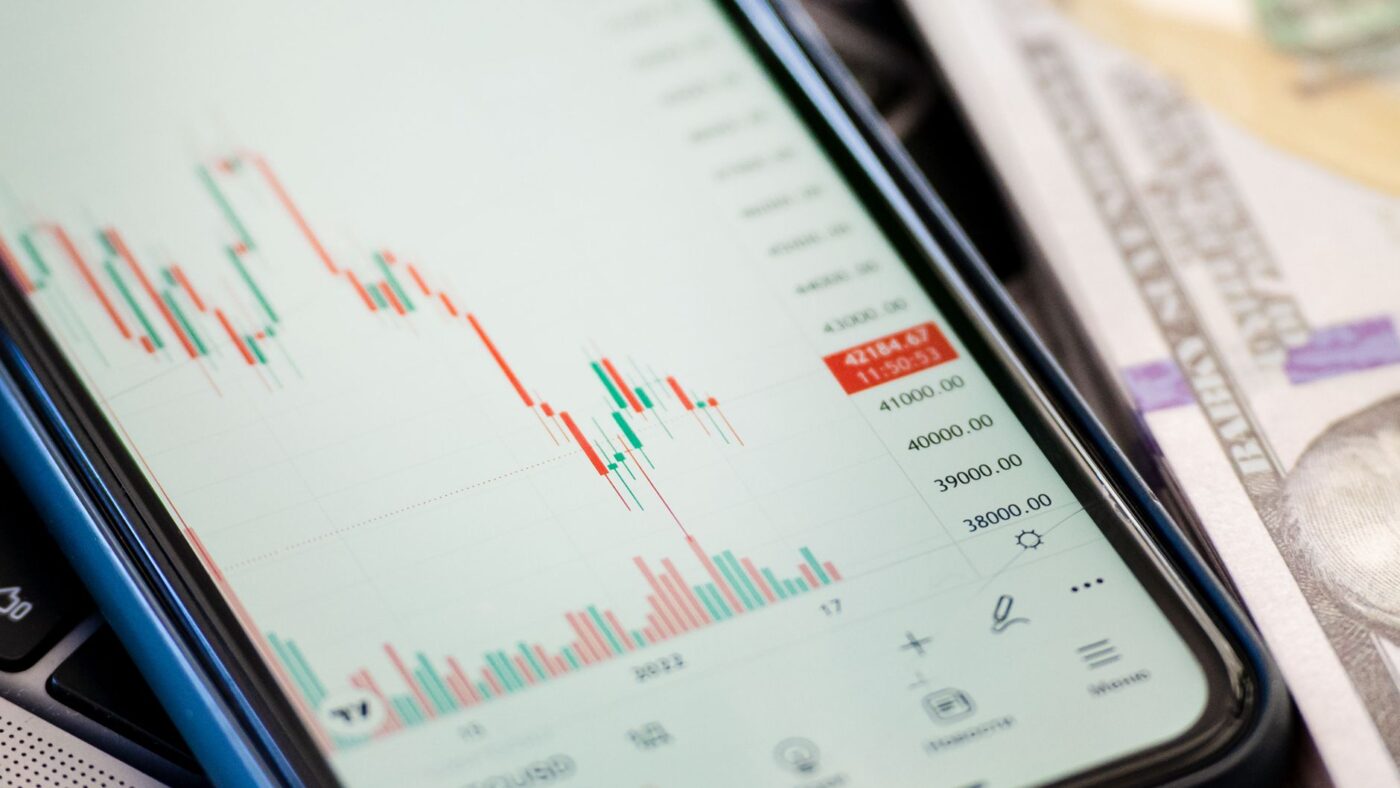 BloFin Research: prata, 50 anos de altas e quedas e o que isso significa para o mercado cripto