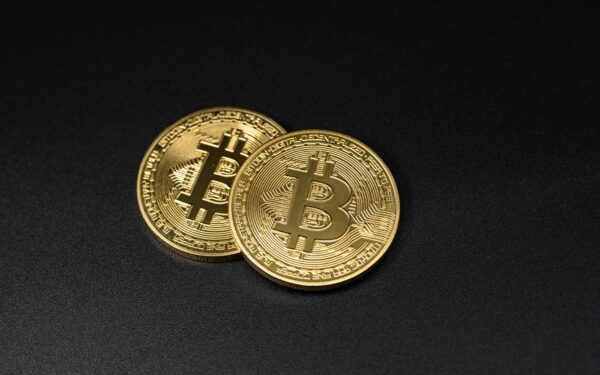 Strategy pausa compras de Bitcoin e eleva reserva a US$ 3 bilhões enquanto OranjeBTC compra mais BTC