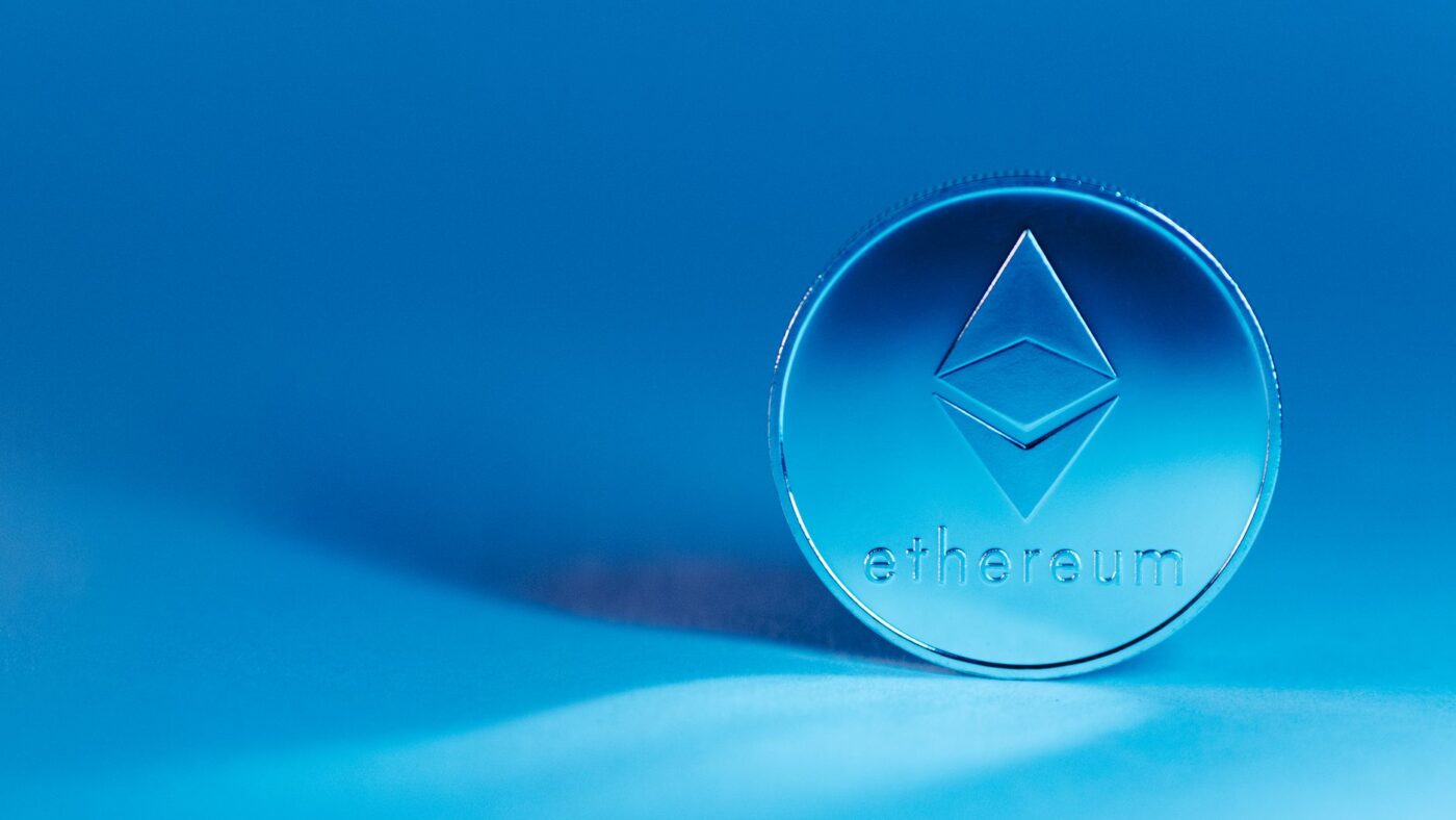 Ethereum Segura Abaixo de US$ 1.800: Esperanças de ETF Encontram Mercado Futuro Cauteloso