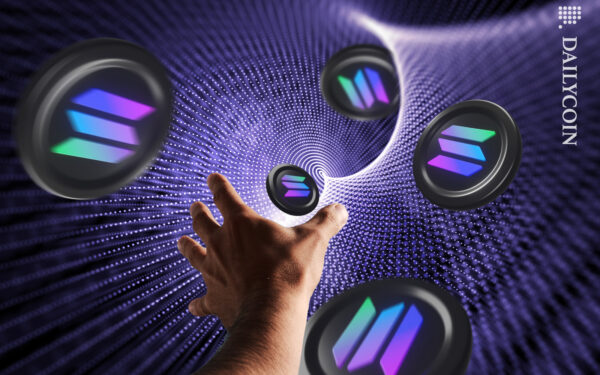 Solana Recupera Suporte de US$ 77 Enquanto Atividade em DEX Mantém Touros Interessados