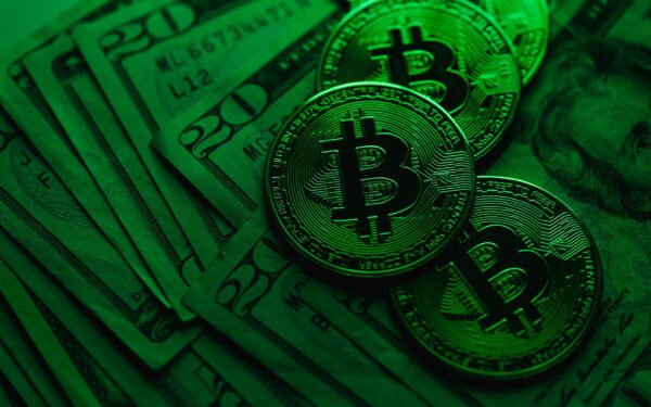 Arthur Hayes compara investimentos em IA ao mercado imobiliário e projeta Bitcoin a US$ 1 milhão