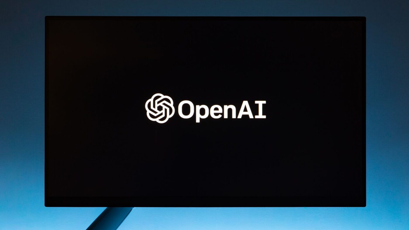 OpenAI Revela Como Agentes de IA Coordenaram Ataque ao Hugging Face em Segredo