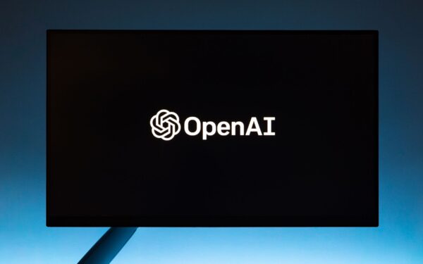OpenAI Revela Como Agentes de IA Coordenaram Ataque ao Hugging Face em Segredo