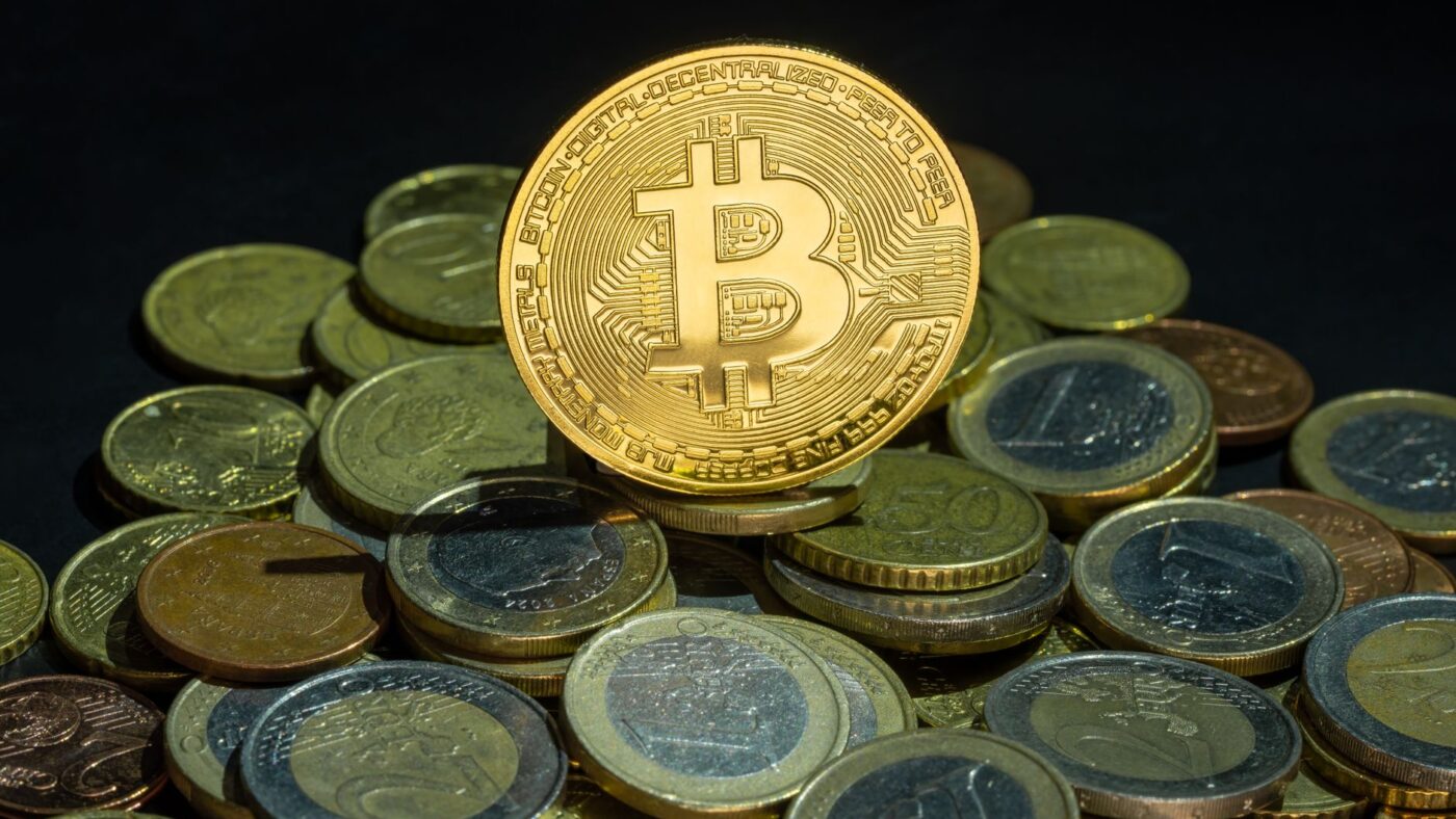 Bitcoin ETF e Baleias em Acumulação: O Ponto de Virada do Mercado Cripto