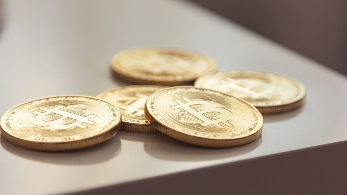 Strategy vende Bitcoin pela segunda semana seguida: impactos no mercado cripto
