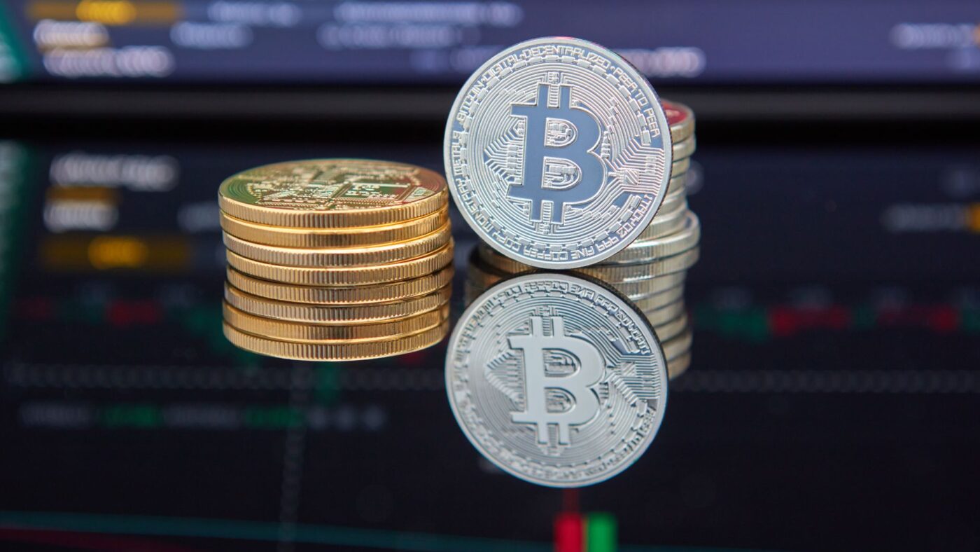 Rússia propõe negociar Bitcoin em bolsa regulamentada: o que muda no mercado cripto