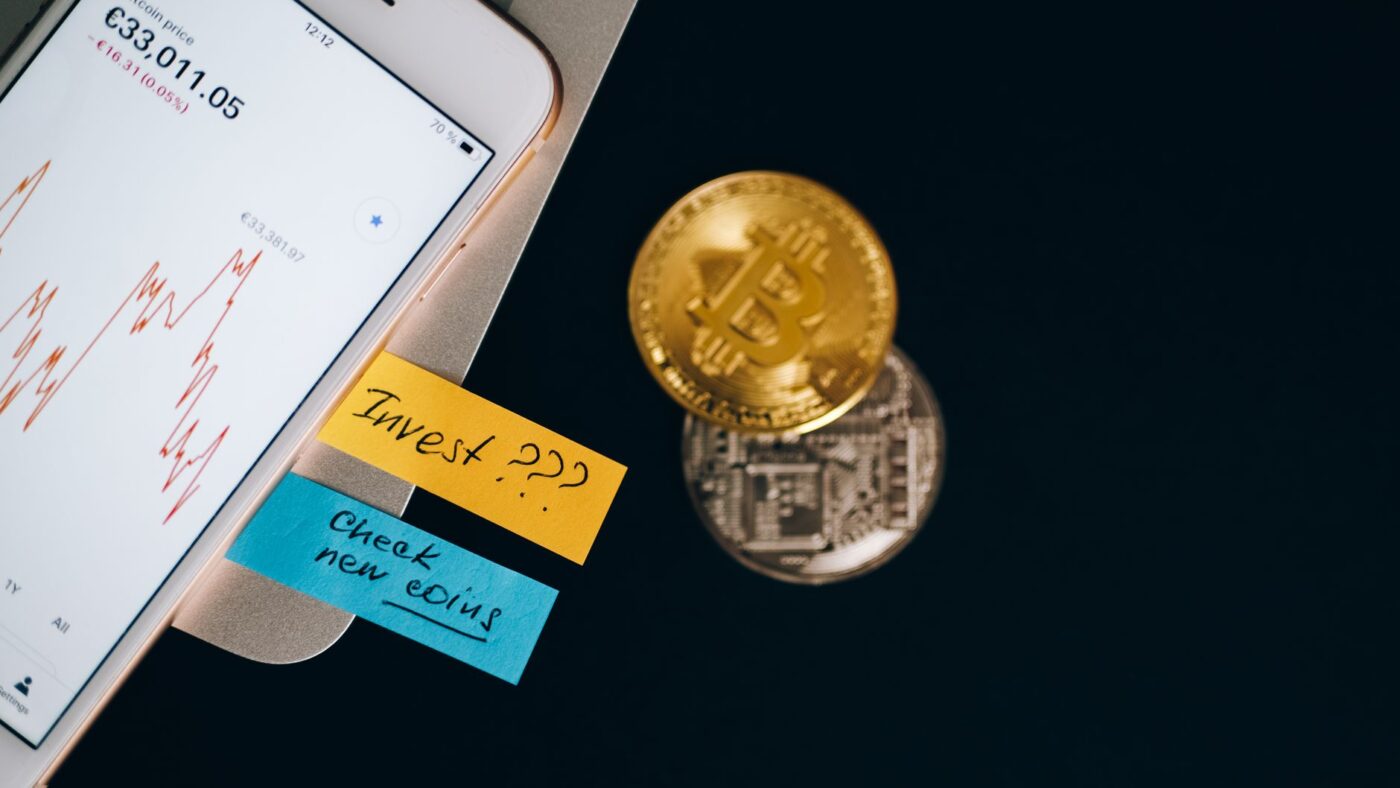 Bitcoin cai para mínima da semana enquanto varejo corre para o ouro