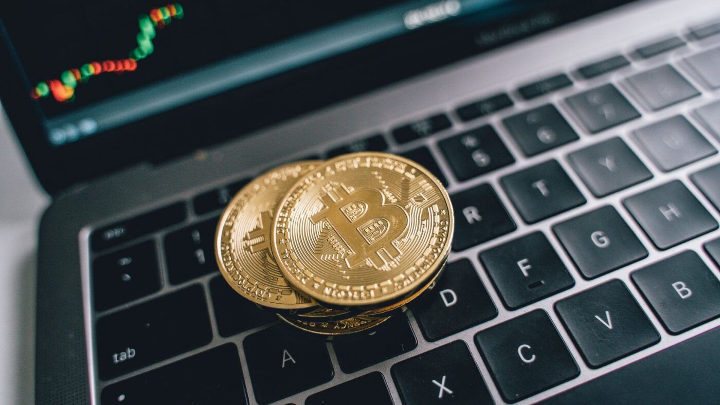 Riot vende Bitcoin para financiar acordo bilionário de IA – Entenda o caso