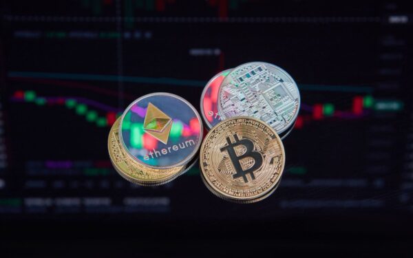 ETFs de Bitcoin e Ethereum registram a maior semana de 2026 com alta explosiva do mercado cripto
