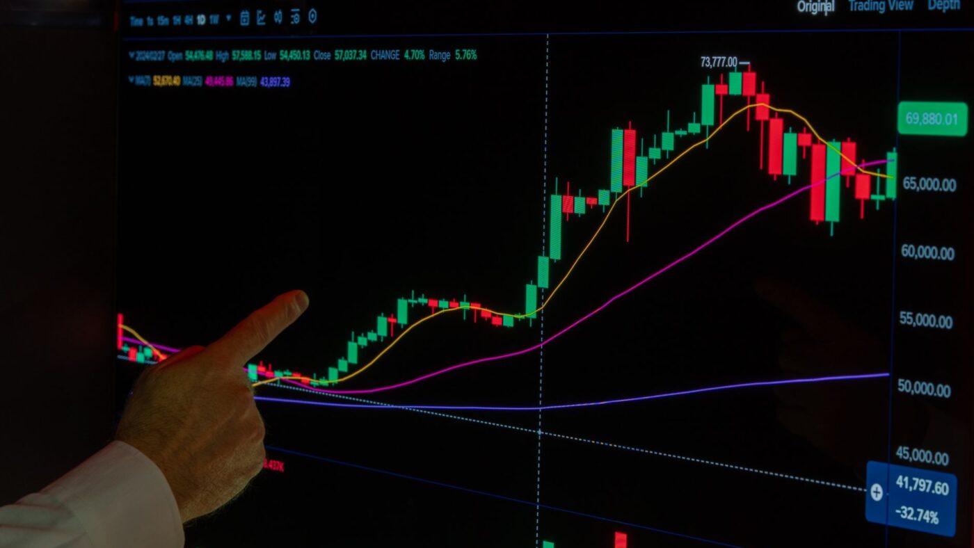 Bitcoin faz pausa após alta de 23% em 7 dias enquanto demanda por ETFs segue firme