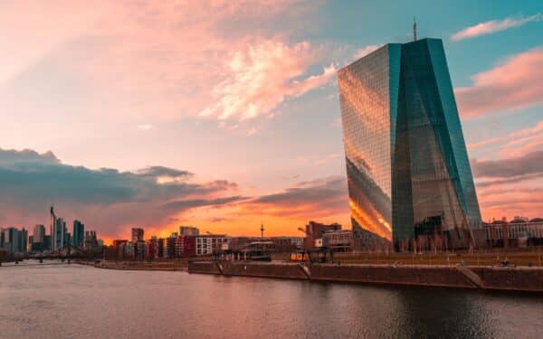 Banco Central regulamenta o mercado de criptomoedas no Brasil